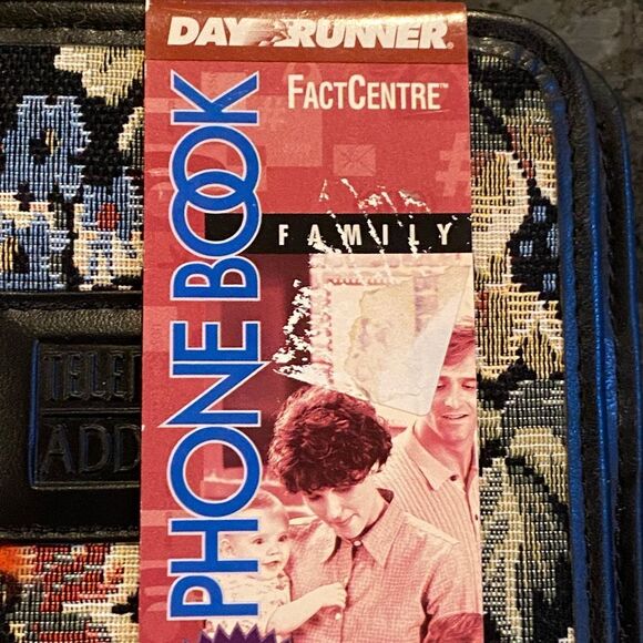 Vintage Day Runner FactCentre Family Phone Book NEW - Picture 3 of 10